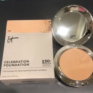 It Cosmetics Celebration Foundation Light